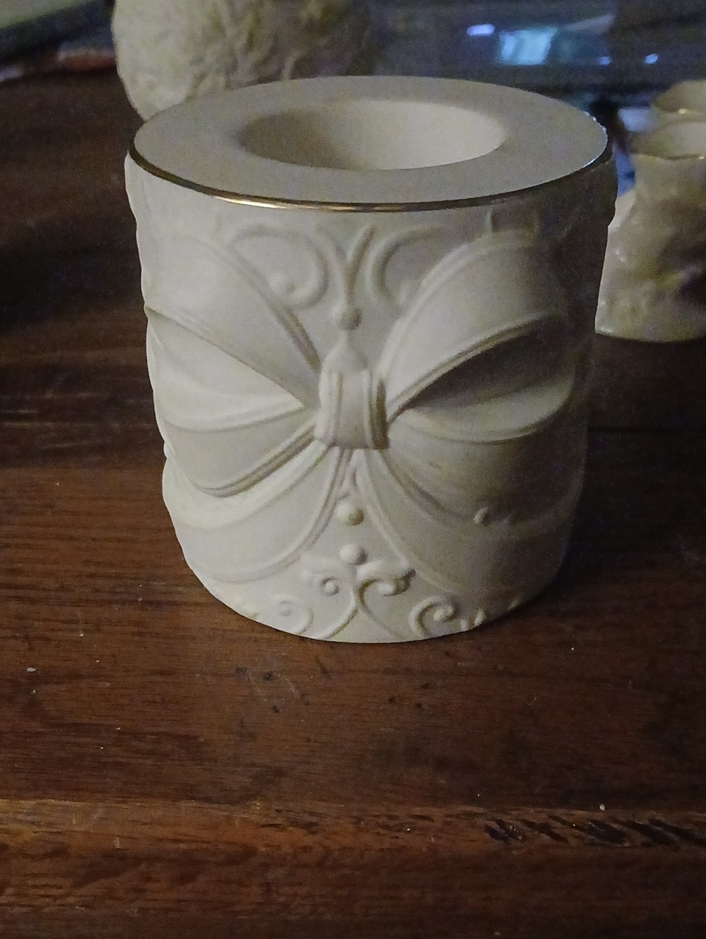 Lenox Cream Ceramic Bow Accent Candle Holder